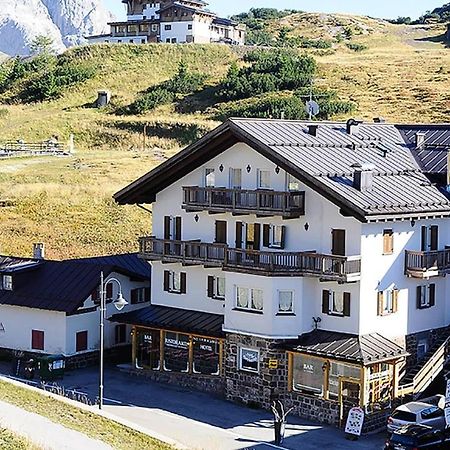 Hotel Alpenrose Passo Rolle Exterior photo