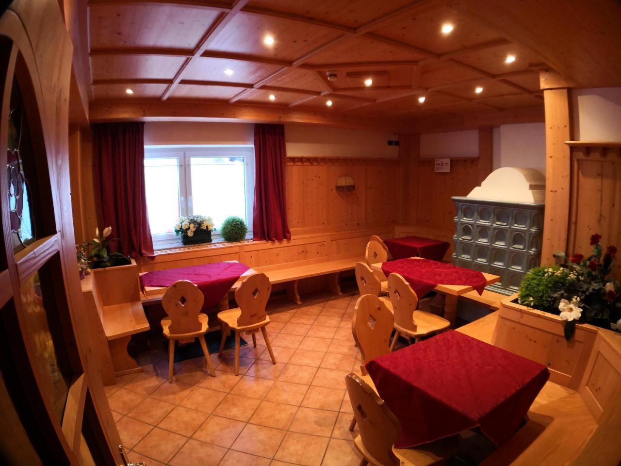 Hotel Alpenrose Passo Rolle Exterior photo