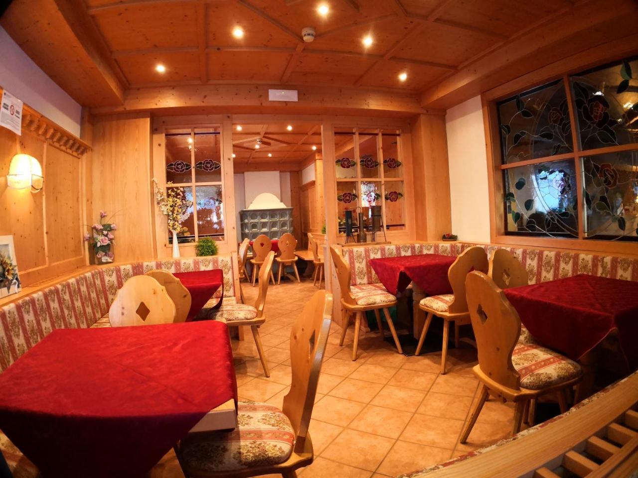 Hotel Alpenrose Passo Rolle Exterior photo