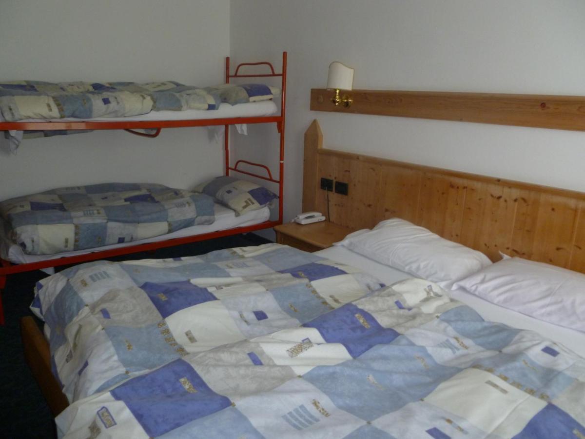 Hotel Alpenrose Passo Rolle Room photo